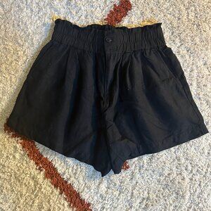 Madewell fabric short.